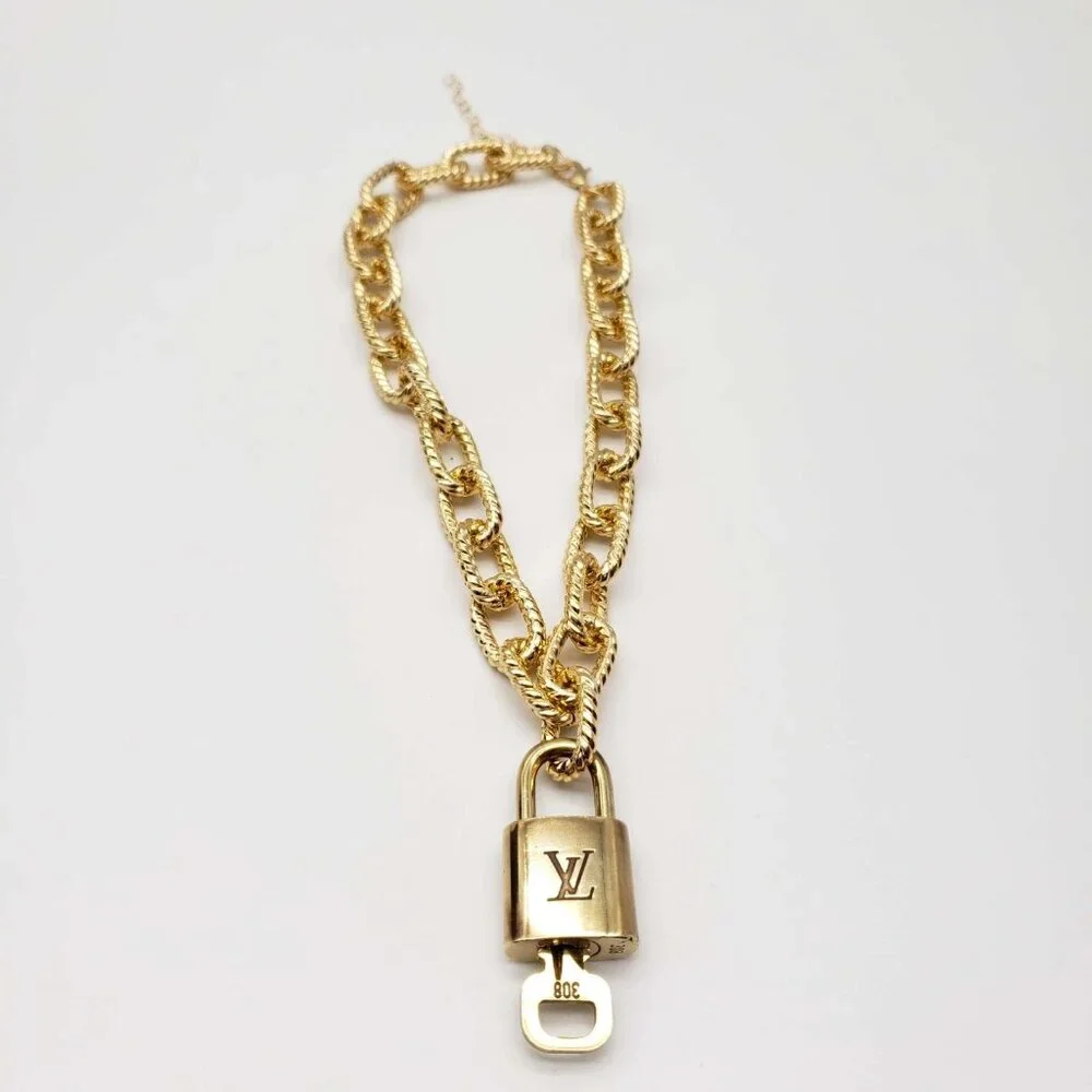 Authentic Louis Vuitton Lock & Key w/ Unbranded Gold Plated Gold Chain Necklace - Picture 10 of 10